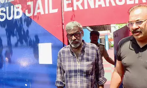 ലൈംഗികാതിക്രമ കേസില്‍ പത്ത് ദിവസത്തെ ജയില്‍വാസം;  ഉപാധികളോടെ ജാമ്യം ലഭിച്ചതോടെ രഞ്ജിത്ത് പുറത്തേക്ക്;  മാധ്യമങ്ങളോട് പ്രതികരിക്കാതെ മടക്കം