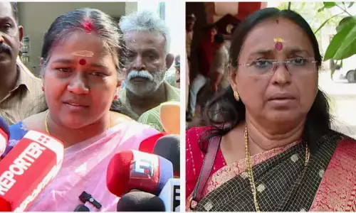 നീ ആരാടീ? എന്നോട് ആവശ്യമില്ലാത്ത കാര്യം പറയാന്? നീ ഇനി ഈ പാര്ട്ടിയില് ഉണ്ടാവില്ല; അടിച്ച് പണിക്കുറ്റം തീര്ക്കും; ശോഭാ സുരേന്ദ്രന് ഫോണില് വിളിച്ച് ഭീഷണിപ്പെടുത്തിയെന്ന് ബിജെപി നേതാവ്; ജില്ലാ പോലീസ് മേധാവിക്ക് പരാതി നല്കി നീ ആരാടീ? എന്നോട് ആവശ്യമില്ലാത്ത കാര്യം പറയാന്? നീ ഇനി ഈ പാര്ട്ടിയില് ഉണ്ടാവില്ല; അടിച്ച് പണിക്കുറ്റം തീര്ക്കും; ശോഭാ സുരേന്ദ്രന് ഫോണില് വിളിച്ച് ഭീഷണിപ്പെടുത്തിയെന്ന് ബിജെപി നേതാവ്; ജില്ലാ പോലീസ് മേധാവിക്ക് പരാതി നല്കി