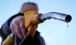 ഡീസലിന്റെ കയറ്റുമതി തീരുവ കുത്തനെ കൂട്ടി കേന്ദ്ര സര്ക്കാര്; ആഭ്യന്തര വിപണിയില് ഇന്ധന ലഭ്യത ഉറപ്പാക്കുന്നതിന് സര്ക്കാര് നീക്കം ഡീസലിന്റെ കയറ്റുമതി തീരുവ കുത്തനെ കൂട്ടി കേന്ദ്ര സര്ക്കാര്; ആഭ്യന്തര വിപണിയില് ഇന്ധന ലഭ്യത ഉറപ്പാക്കുന്നതിന് സര്ക്കാര് നീക്കം