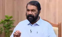 നിതിന് മരിച്ചിട്ടും കോളേജില് നിന്നും ആരും ആ വീട്ടില് എത്താത്തത് സംശയകരം; സഹപാഠികള് പോലും വരാത്തത് ഇന്റേണല് മാര്ക്കിന്റെ പേരിലെ ഭീഷണി കൊണ്ടാകാം; പ്രത്യേക സംഘം അന്വേഷിക്കുമെന്ന് മന്ത്രി വി.ശിവന്കുട്ടി നിതിന് മരിച്ചിട്ടും കോളേജില് നിന്നും ആരും ആ വീട്ടില് എത്താത്തത് സംശയകരം; സഹപാഠികള് പോലും വരാത്തത് ഇന്റേണല് മാര്ക്കിന്റെ പേരിലെ ഭീഷണി കൊണ്ടാകാം; പ്രത്യേക സംഘം അന്വേഷിക്കുമെന്ന് മന്ത്രി വി.ശിവന്കുട്ടി