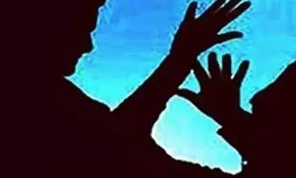 അപകടത്തില്‍പ്പെട്ട യുവതിയോട് ലൈംഗിക അതിക്രമം; വ്യാപാരി വ്യവസായി ഏകോപന സമിതി യൂണിറ്റ് പ്രസിഡന്റിനെതിരെ കേസ്; സവാദ് ഒളിവില്‍