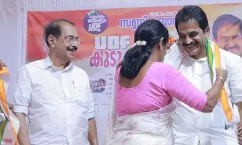 മുഖ്യമന്ത്രിയാകാന് കെ.സി? സാധ്യത തള്ളാതെ സണ്ണി ജോസഫ്; കാഫിര് മോഡല് വ്യാജകത്തിനെതിരെ ഹൈക്കോടതിയിലേക്ക് മുഖ്യമന്ത്രിയാകാന് കെ.സി? സാധ്യത തള്ളാതെ സണ്ണി ജോസഫ്; കാഫിര് മോഡല് വ്യാജകത്തിനെതിരെ ഹൈക്കോടതിയിലേക്ക്