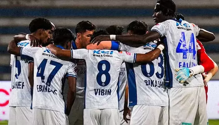 ബ്ലാസ്റ്റേഴ്സ് താരത്തിന് നേരെ വംശീയ അധിക്ഷേപം; പരാതി നൽകി ക്ലബ്; ബംഗളൂരുവിനെതിരായ ജയത്തിന് പിന്നാലെ വിവാദം ബ്ലാസ്റ്റേഴ്സ് താരത്തിന് നേരെ വംശീയ അധിക്ഷേപം; പരാതി നൽകി ക്ലബ്; ബംഗളൂരുവിനെതിരായ ജയത്തിന് പിന്നാലെ വിവാദം