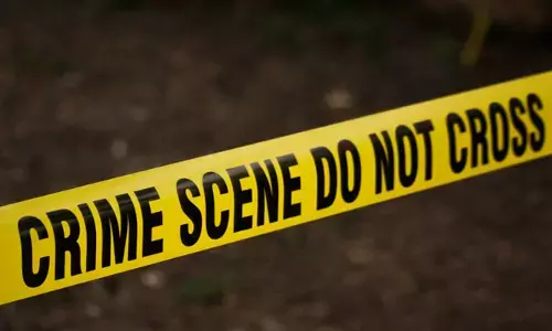 തനിച്ചാണ് താമസം; ധരിച്ചിരുന്ന സ്വർണ്ണാഭരണങ്ങളും കാണാനില്ല; തൃശൂരിൽ വയോധികയെ വീടിനുള്ളിൽ മരിച്ച നിലയിൽ കണ്ടെത്തി; പോലീസ് അന്വേഷണം തുടങ്ങി