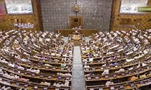 വനിത സംവരണ ഭേദഗതി ബില്ലുമായി കേന്ദ്രസര്‍ക്കാര്‍ മുന്നോട്ട്;  എംപിമാര്‍ക്ക് വിപ്പ് നല്‍കി കോണ്‍ഗ്രസ്