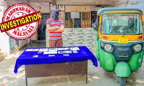 തനിച്ച് താമസിക്കുന്ന സ്ത്രീകളുമായി സൗഹൃദം സ്ഥാപിക്കും; ക്രൂരമായി കൊലപ്പെടുത്തി സ്വർണ്ണവുമായി കടക്കും; 21 കൊലപാതകങ്ങൾ, 3 സംസ്ഥാനങ്ങളെ വിറപ്പിച്ച സീരിയൽ കില്ലർ; കേരള പൊലീസിനെ വെട്ടിച്ച് കടന്ന വിശ്വനാഥ് വലയിലായത് തിരുപ്പതിയിൽ; വേഷം മാറി നടന്ന കൊടുംകുറ്റവാളിയുടെ പിടിയിലാകുമ്പോൾ