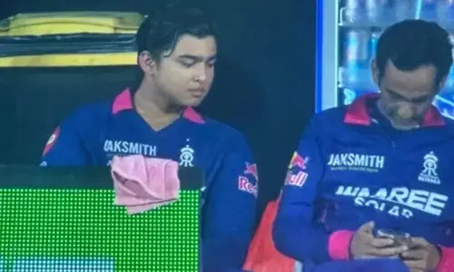 റോയൽസിനെ കുരുക്കി ഡഗൗട്ടിലെ ഫോൺ ഉപയോഗം; ഐപിഎൽ ചട്ടലംഘനത്തിൽ മാനേജർ റോമി ഭിന്ദറിന് ബിസിസിഐ നോട്ടീസ്; അഴിമതി വിരുദ്ധ-സുരക്ഷാ വിഭാഗം അന്വേഷണം ആരംഭിച്ചു