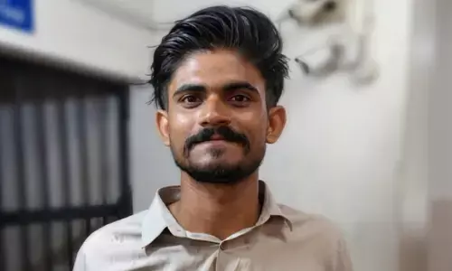 ലോഡ്ജ് പാർക്കിങ്ങിൽ നിന്ന് ബൈക്ക് മോഷ്ടിച്ചു; ലോക്ക് മാറ്റാൻ നേരെ വർക്ഷോപ്പിലേക്ക്; ഉടമയുടെ ബുദ്ധിയിൽ പോലീസിന്റെ മിന്നൽ നീക്കം; പിടിയിലായ മൂടാടിക്കാരൻ ജസീൽ ജമാൽ നിരവധി കേസുകളിൽ പ്രതി ലോഡ്ജ് പാർക്കിങ്ങിൽ നിന്ന് ബൈക്ക് മോഷ്ടിച്ചു; ലോക്ക് മാറ്റാൻ നേരെ വർക്ഷോപ്പിലേക്ക്; ഉടമയുടെ ബുദ്ധിയിൽ പോലീസിന്റെ മിന്നൽ നീക്കം; പിടിയിലായ മൂടാടിക്കാരൻ ജസീൽ ജമാൽ നിരവധി കേസുകളിൽ പ്രതി