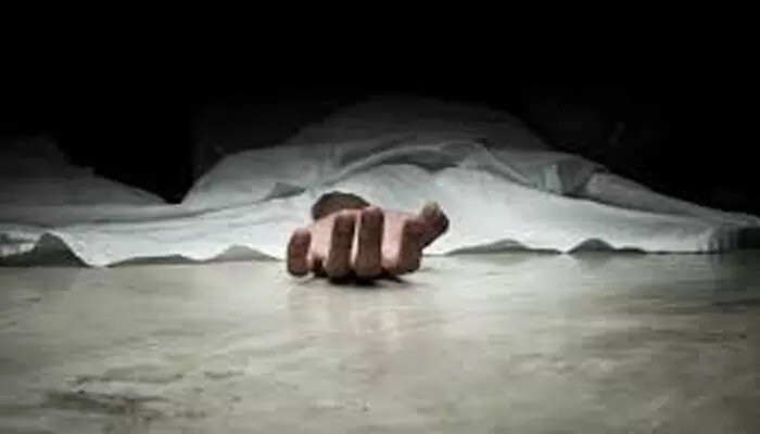 കൊല്ക്കത്തയില് മലയാളി വിദ്യാര്ത്ഥി ഹോസ്റ്റല് കെട്ടിടത്തില് നിന്ന് വീണു മരിച്ചു; അന്വേഷണം ആരംഭിച്ച് പോലിസ് കൊല്ക്കത്തയില് മലയാളി വിദ്യാര്ത്ഥി ഹോസ്റ്റല് കെട്ടിടത്തില് നിന്ന് വീണു മരിച്ചു; അന്വേഷണം ആരംഭിച്ച് പോലിസ്