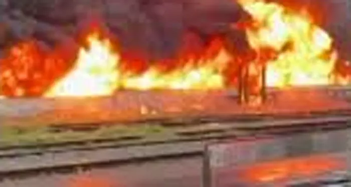 തുറവൂര് താലൂക്ക് ആശുപത്രിയില് വന് തീപിടിത്തം; മരുന്ന് ഗോഡൗണ് കത്തിയമരുന്നു; നിയന്ത്രിക്കാനാകാതെ അഗ്നിരക്ഷാസേന തുറവൂര് താലൂക്ക് ആശുപത്രിയില് വന് തീപിടിത്തം; മരുന്ന് ഗോഡൗണ് കത്തിയമരുന്നു; നിയന്ത്രിക്കാനാകാതെ അഗ്നിരക്ഷാസേന