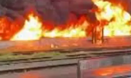 തുറവൂര്‍ താലൂക്ക് ആശുപത്രിയില്‍ വന്‍ തീപിടിത്തം; മരുന്ന് ഗോഡൗണ്‍ കത്തിയമരുന്നു; നിയന്ത്രിക്കാനാകാതെ അഗ്‌നിരക്ഷാസേന