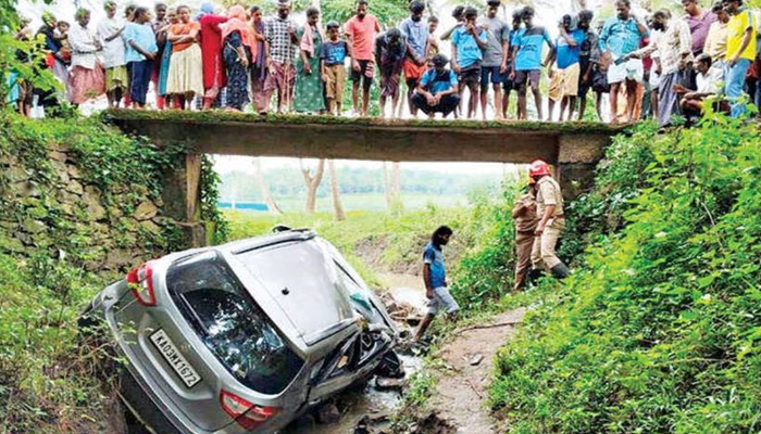 ഗൂഗിള്‍മാപ്പ് നോക്കിയോടിച്ച കാര്‍ തോട്ടിലേക്ക് മറിഞ്ഞു; കര്‍ണാടക സ്വദേശികളായ മൂന്ന് പേര്‍ക്ക് പരിക്ക്