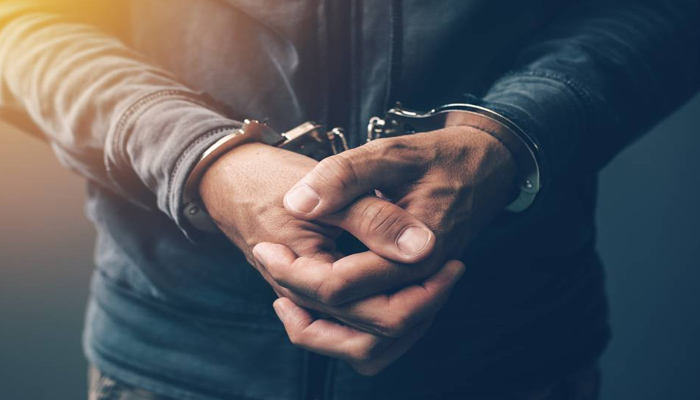 പതിമൂന്നുവയസ്സുകാരനെ വീട്ടിനകത്തും കാറിലും പീഡിപ്പിച്ചു; പോലീസുകാരന്‍ പോക്‌സോ നിയമപ്രകാരം അറസ്റ്റില്‍