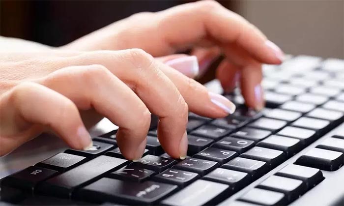 ടൈപ്പിസ്റ്റ് തസ്തികയുടെ പേര് കമ്പ്യൂട്ടര്‍ അസിസ്റ്റന്റ് എന്നാക്കണം; ആവശ്യവുമായി ടൈപ്പിസ്റ്റ് ജീവനക്കാര്‍