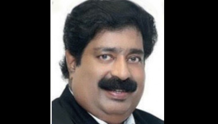 പീഡനാരോപണം: അഡ്വ. വി എസ് ചന്ദ്രശേഖറിന്റെ അറസ്റ്റ് തടഞ്ഞു; തിങ്കളാഴ്ച വരെ അറസ്റ്റ് പാടില്ലെന്ന് കോടതി പീഡനാരോപണം: അഡ്വ. വി എസ് ചന്ദ്രശേഖറിന്റെ അറസ്റ്റ് തടഞ്ഞു; തിങ്കളാഴ്ച വരെ അറസ്റ്റ് പാടില്ലെന്ന് കോടതി