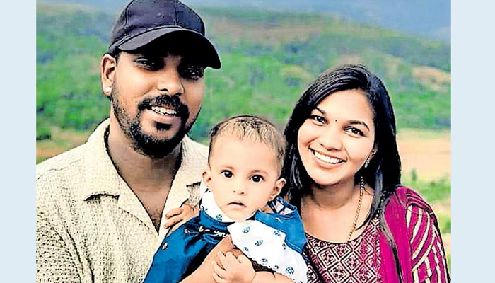 പ്രായം വെറും അഞ്ചു മാസം; ഇന്റര്നാഷനല് ബുക്ക് ഓഫ് റെക്കോര്ഡ്സില് ഇടം പിടിച്ച് ഇടുക്കിയിലെ അത്ഭുത ബാലിക പ്രായം വെറും അഞ്ചു മാസം; ഇന്റര്നാഷനല് ബുക്ക് ഓഫ് റെക്കോര്ഡ്സില് ഇടം പിടിച്ച് ഇടുക്കിയിലെ അത്ഭുത ബാലിക