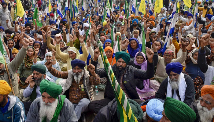 കര്‍ഷക സമരം വീണ്ടും ശക്തമാക്കാന്‍ ഒരുങ്ങുന്നു; സ്വാതന്ത്ര്യ ദിനത്തില്‍ ട്രാക്ടര്‍ മാര്‍ച്ച് നടത്താന്‍ കര്‍ഷക സംഘടനകള്‍