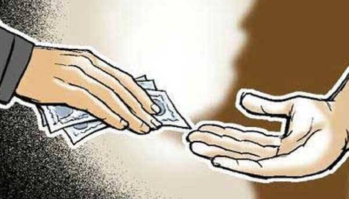 ബില്ല് മാറാന്‍ 37,0000 രൂപ കൈക്കൂലി; വെച്ചൂച്ചിറ പഞ്ചായത്ത് അസിസ്റ്റന്റ് എന്‍ജിനീയര്‍ വിജിലന്‍സ് പിടിയില്‍