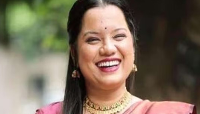 മദ്യലഹരിയില്‍ യാത്രക്കാരന്‍ സ്റ്റിയറിങ് പിടിച്ചു തിരിച്ചു; ബസ് പാഞ്ഞു കയറി യുവതിക്ക് ദാരുണാന്ത്യം