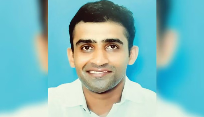 അടിയന്തര ലാന്‍ഡിങ്ങിനിടെ തീരരക്ഷാസേനയുടെ ഹെലികോപ്റ്റര്‍ കടലില്‍ തകര്‍ന്നുവീണു; മലയാളി പൈലറ്റിന് ദാരുണ മരണം