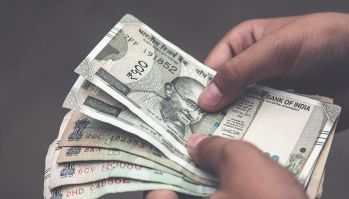 കൈക്കൂലി വാങ്ങിയത് 60,000 രൂപ; പിടിക്കപ്പെടുമെന്നായപ്പോള്‍ കക്കൂസിലിട്ട് ഫ്‌ലഷ് ചെയ്തു: സപ്റ്റിക് ടാങ്ക് തുറന്ന് പണം കണ്ടെടുത്ത് ആന്റി കറപ്ഷന്‍ ബ്യൂറോ