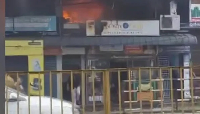 തിരുവനന്തപുരത്ത് ന്യൂ ഇന്ത്യ ഇന്‍ഷുറന്‍സ് ഓഫീസില്‍ വന്‍ തീപിടിത്തം; രണ്ടുസ്ത്രീകള്‍ക്ക് ദാരുണാന്ത്യം; ഉച്ചത്തില്‍ സംസാരം കേട്ടെന്ന് നാട്ടുകാര്‍