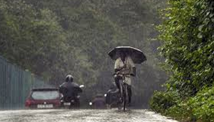 കാലവര്‍ഷം അവസാനമാസത്തിലേക്ക്; മൂന്ന് ജില്ലകളിലും മാഹിയിലും അധിക മഴ