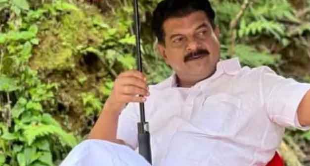 അജിത് കുമാറിനെതിരെ പറഞ്ഞാല്‍ ജീവല്‍ ഭയം ഉണ്ടാകും; തോക്ക് ലൈസന്‍സിന് അപേക്ഷിച്ച് പിവി അന്‍വര്‍